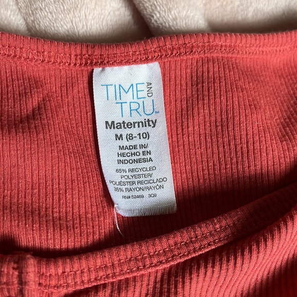 Casual Button Maternity Tee - Picture 4 of 4